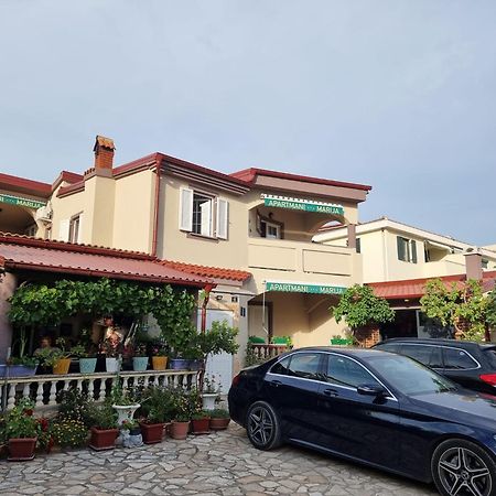 Apartmani Marija โคลัน ภายนอก รูปภาพ