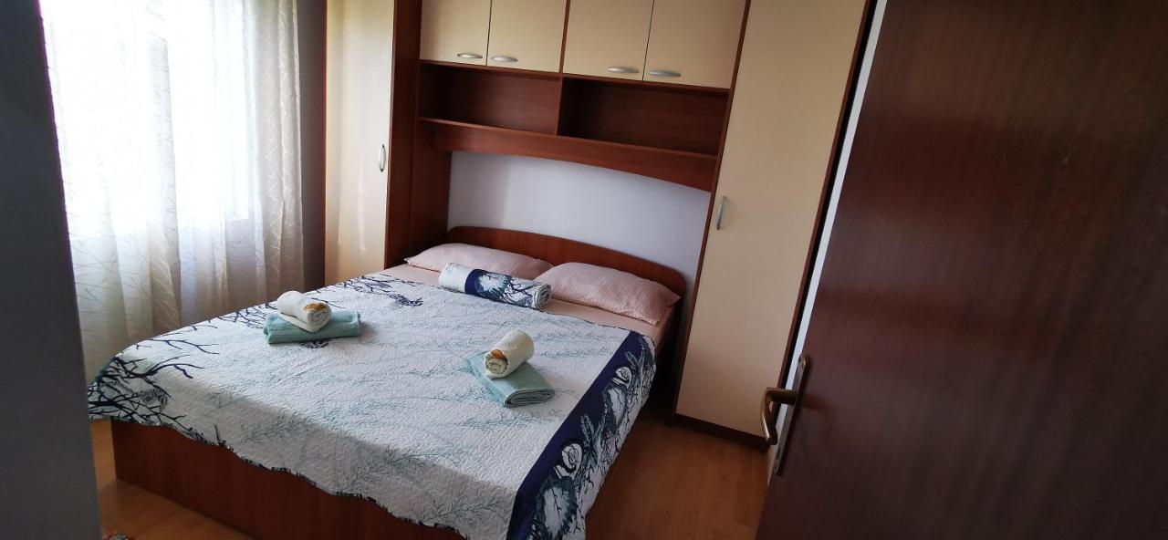 Apartmani Marija โคลัน ภายนอก รูปภาพ