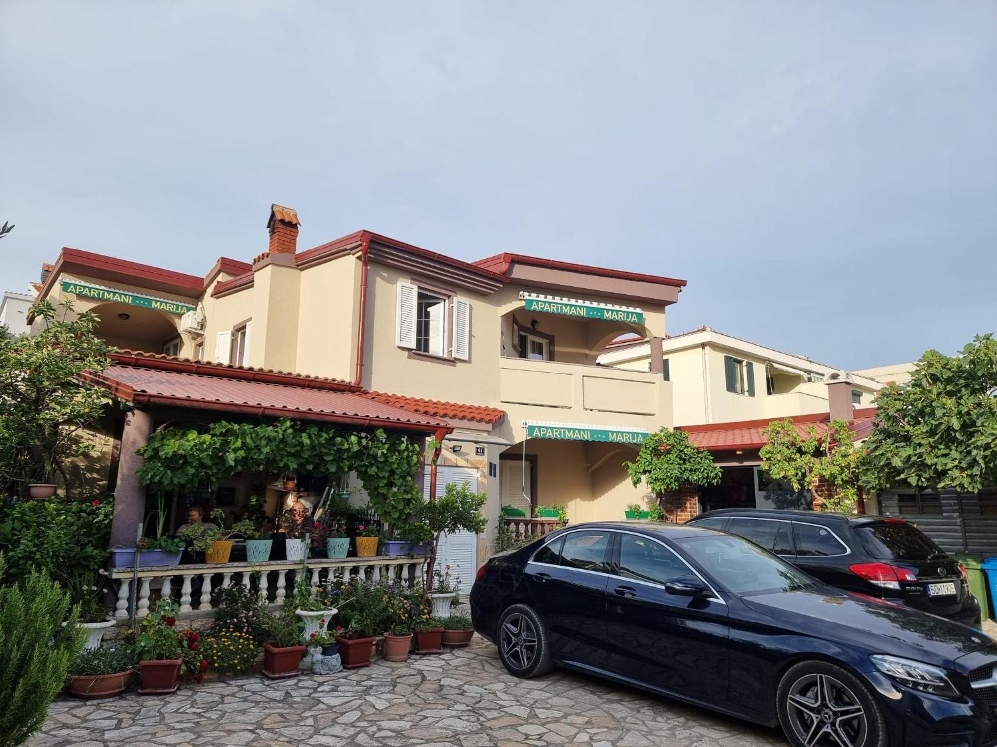 Apartmani Marija โคลัน ภายนอก รูปภาพ